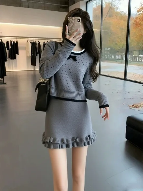 2025冬季新款韩系chic穿搭时尚高级感小香风灰色波点毛衣短裙套装