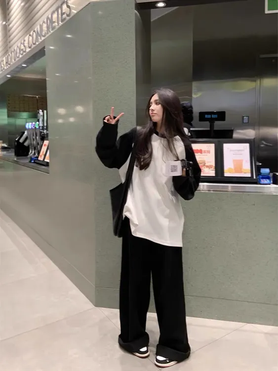 纯棉拼接插肩长袖体恤女春秋款宽松休闲慵懒风设计感黑白撞色上衣