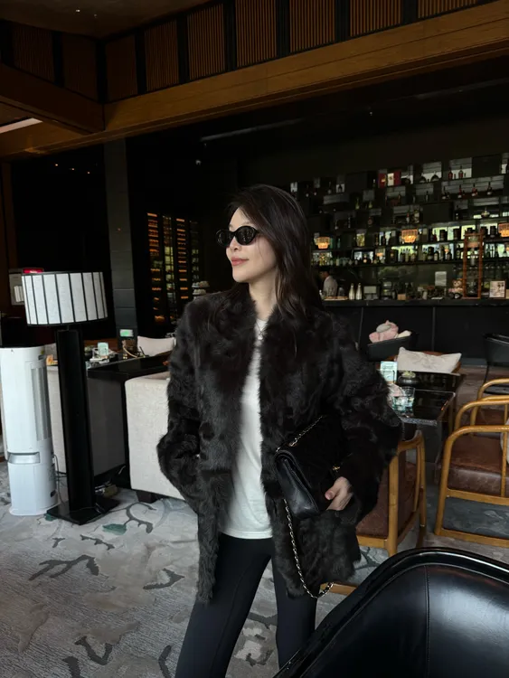 “波斯湾黑巧”殿堂级和收藏级 水波纹 超薄皮 小胡羊DB7798