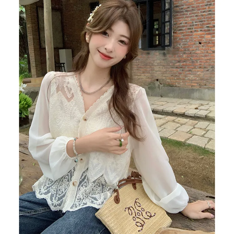 气质蕾丝镂空衬衫女大码夏季胖妹妹法式高级感v领雪纺上衣长袖