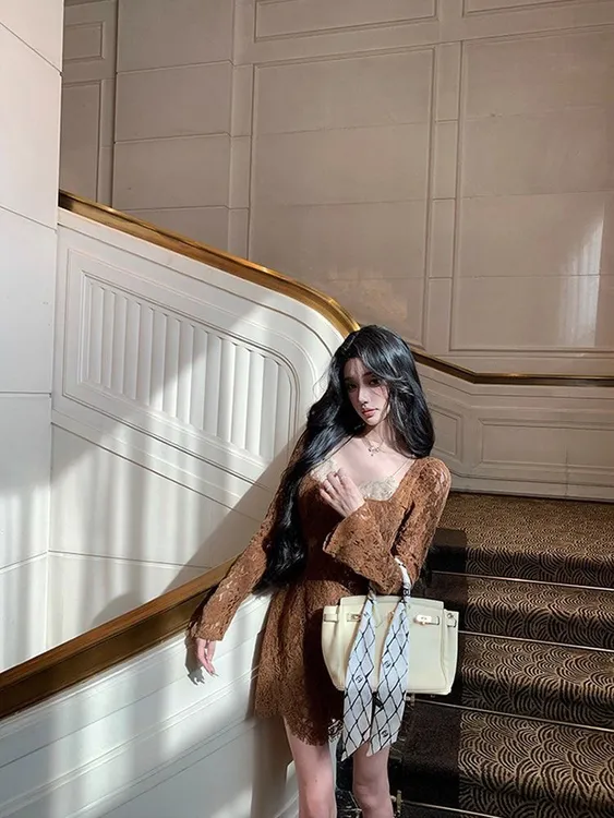 2025年纯欲性感蕾丝连衣裙女冬包臀短裙圣诞战袍富家千金穿搭