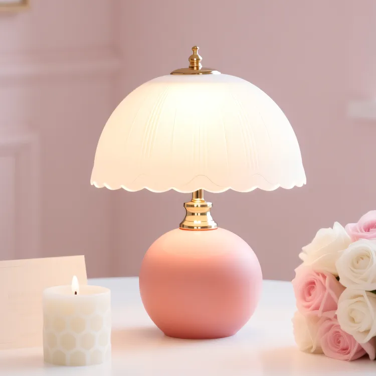 奶油风创意高级感轻奢台灯卧室2025床头柜主卧温馨结婚氛围小夜灯