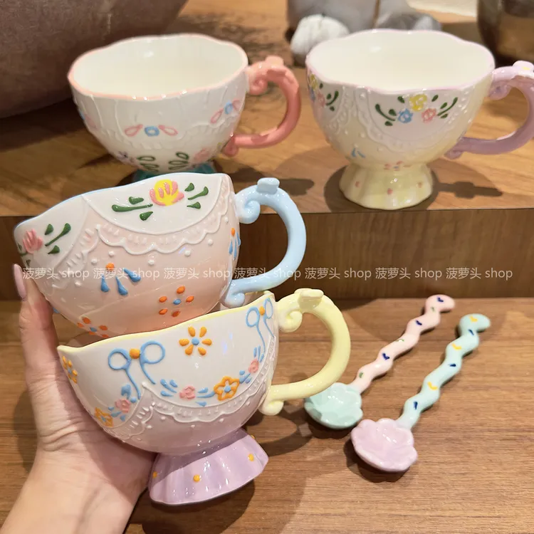 手作浮雕蝴蝶釉下彩马克杯高颜值咖啡杯家用水杯陶瓷杯子女伴手礼