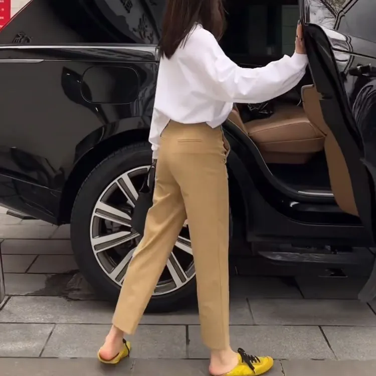 2025春夏新款时尚显瘦气质女士网红洋气两件套百搭款D7783