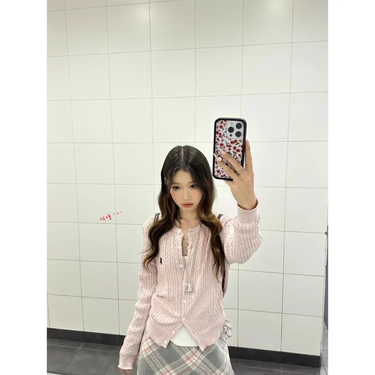 粉色温柔风甜美长袖单排多扣针织开衫女早春修身显瘦短款外套上衣