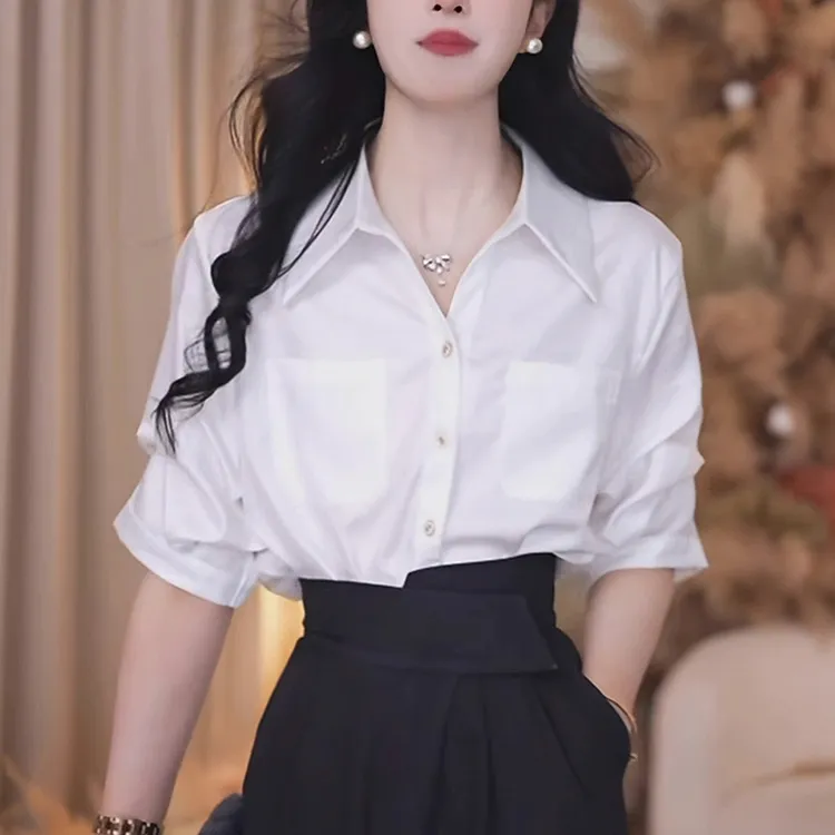 翻领白色衬衫女2025夏季宽松显瘦时尚减龄职业高级感中袖气质上衣