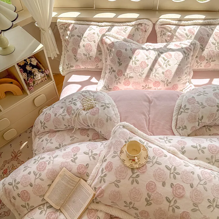 小玲子 甜心玫瑰  冬季加厚雕花牛奶绒套件 花边印染 小清新风