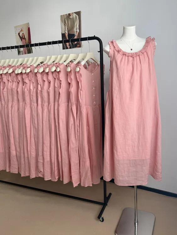 辛也家纯苎麻粉色不露后背温柔荷叶边木耳边连衣裙