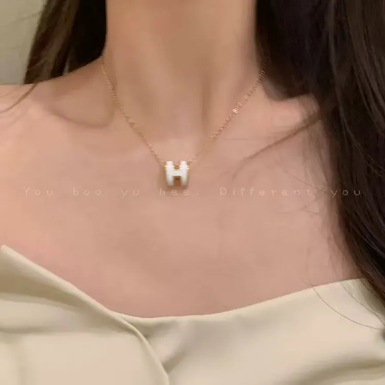 铜合金吊坠 简约裸色H字母项链女吊坠锁骨链气质时尚