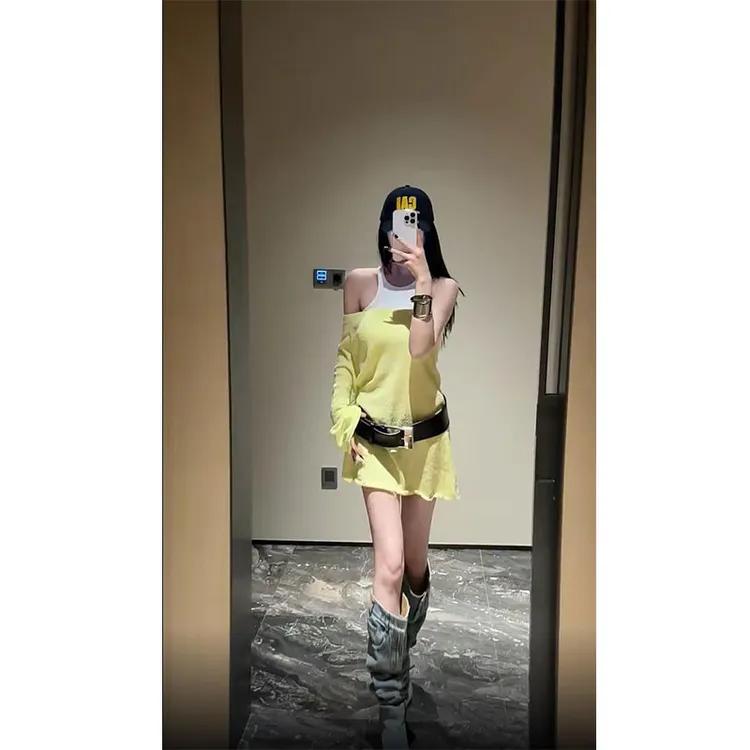 2025超火夏装套装时尚慵懒风气质显瘦斜肩背心针织衫小香风套装女