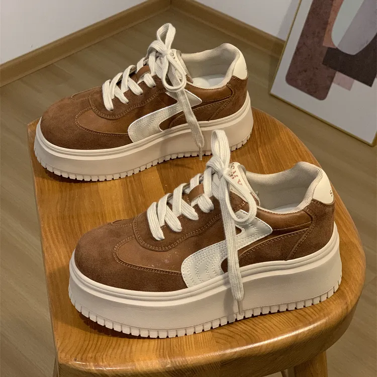 美拉德女鞋2025秋冬新款松糕厚底板鞋女德训鞋真皮系带拼色休闲鞋