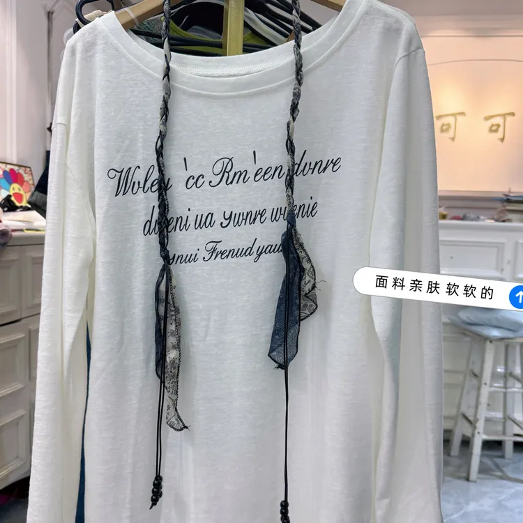 精致丝巾配饰斜肩慵懒气质棉麻舒适上衣