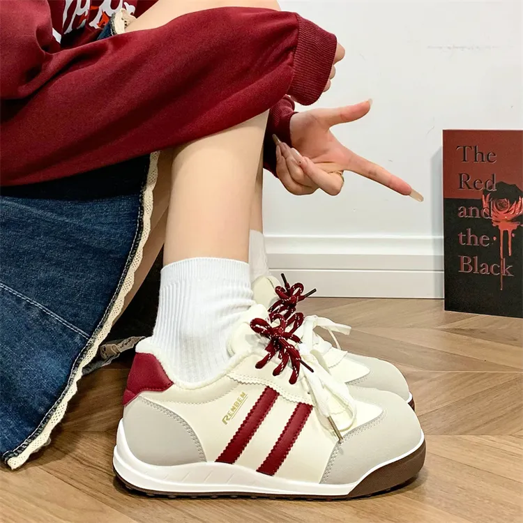 人本冬季加绒德训鞋女2025新款爆款女鞋复古百搭保暖皮面厚底板鞋