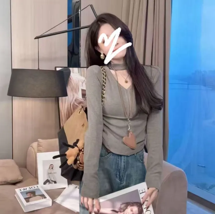 辣妹风短款常规款长袖设计款V领T恤打底衫女士纯色网红