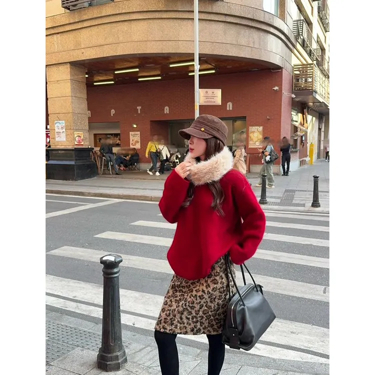 韩系设计感圆领套头保暖毛衣女秋冬新款气质高级感豹纹半身裙套装