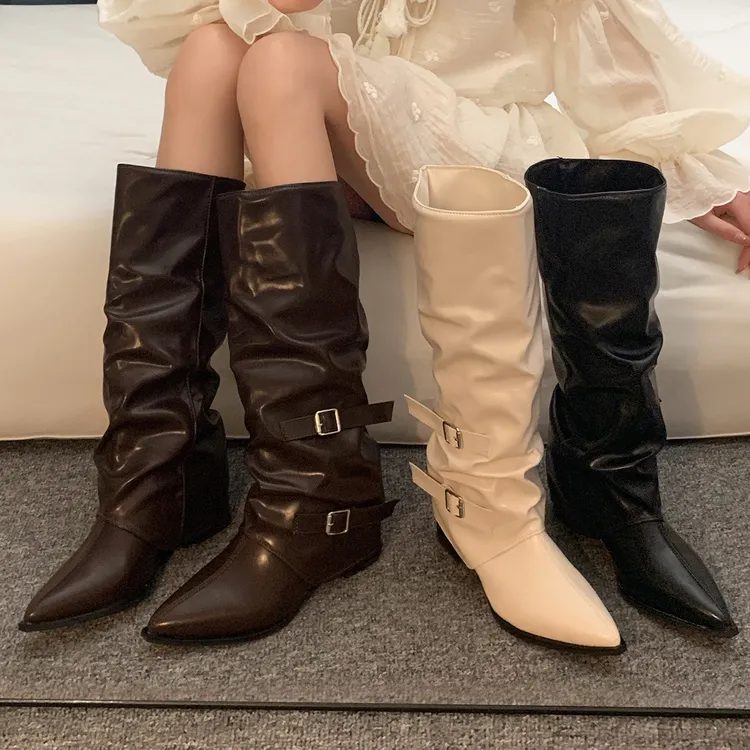 贾不假裤管靴女款2025新款秋冬超火复古百搭显瘦褶皱不过膝裤管靴