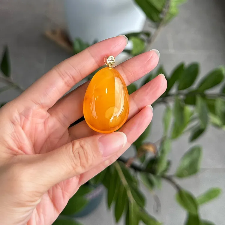 蜜蜡焦皮料鸡油红芬达色水滴18k金扣头