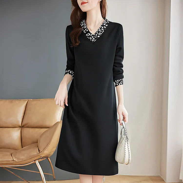 春秋新款长袖连衣裙女2025宽松胖mm大码女装时尚V领收腰显瘦A字裙