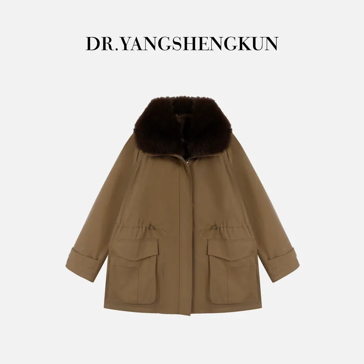 杨圣坤2025冬季新品狐狸毛领抽绳工装派克服90鹅绒外套S825112101