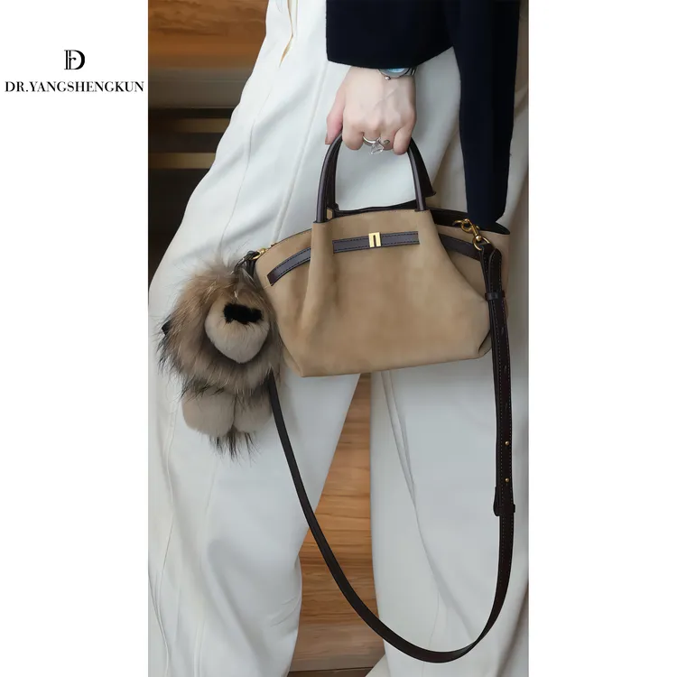 杨圣坤2025新品小豆丁‘磨砂牛皮斜挎单肩手提包B2592366