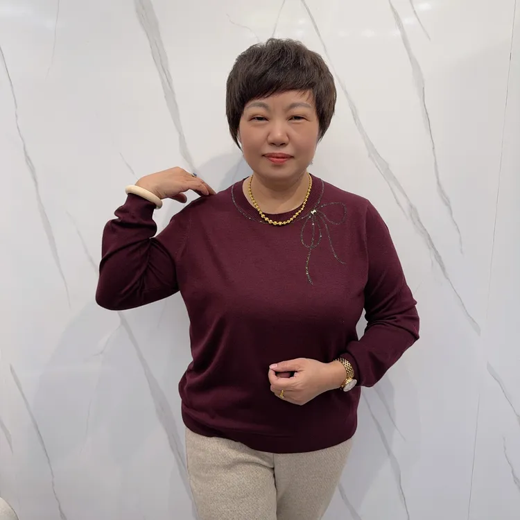 6528冬季新款时尚蝴蝶结烫钻显瘦毛针织衫