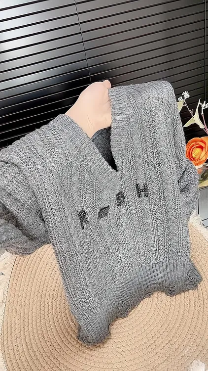 韩系软糯百搭潮流针织衫秋冬季流行穿搭一套新款2025长袖灰色毛衣