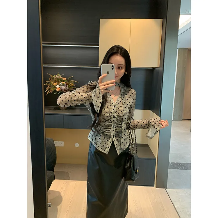 XINYI【波点絮语】秋季渐变植绒波点衬衫女显瘦百搭X625C15243