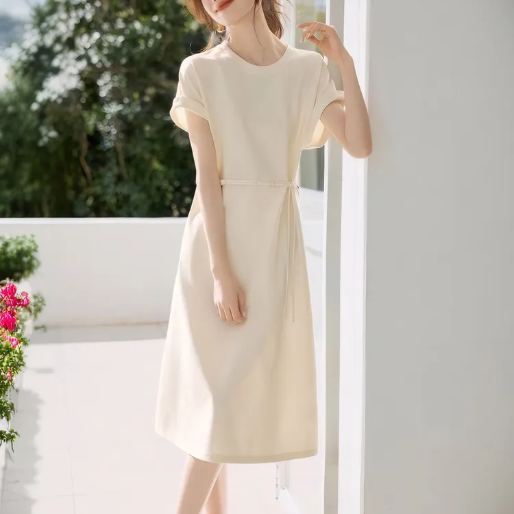 哥弟阿玛施正夏季新款法式休闲收腰纯色圆领T恤式短袖A字连衣裙女