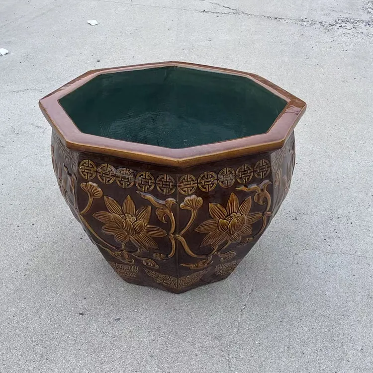 八十年代库存八角缸，缠枝莲花