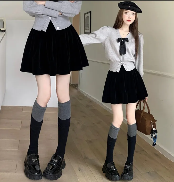 金丝绒高腰百褶短裙半身裙女2025秋冬新款韩版小个子黑色a字伞裙