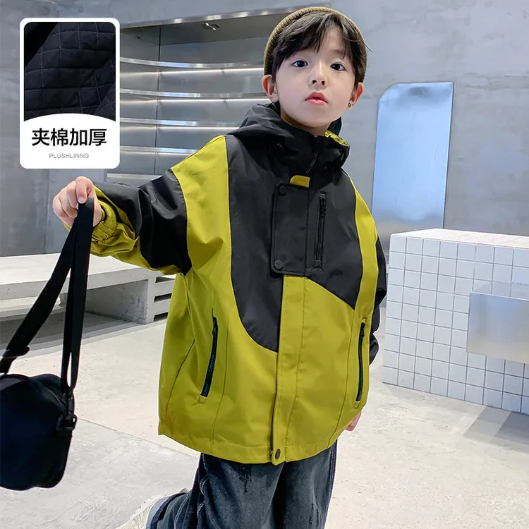 男童冲锋衣外套秋冬款2024新款装中大童冬季洋气加绒连帽上衣