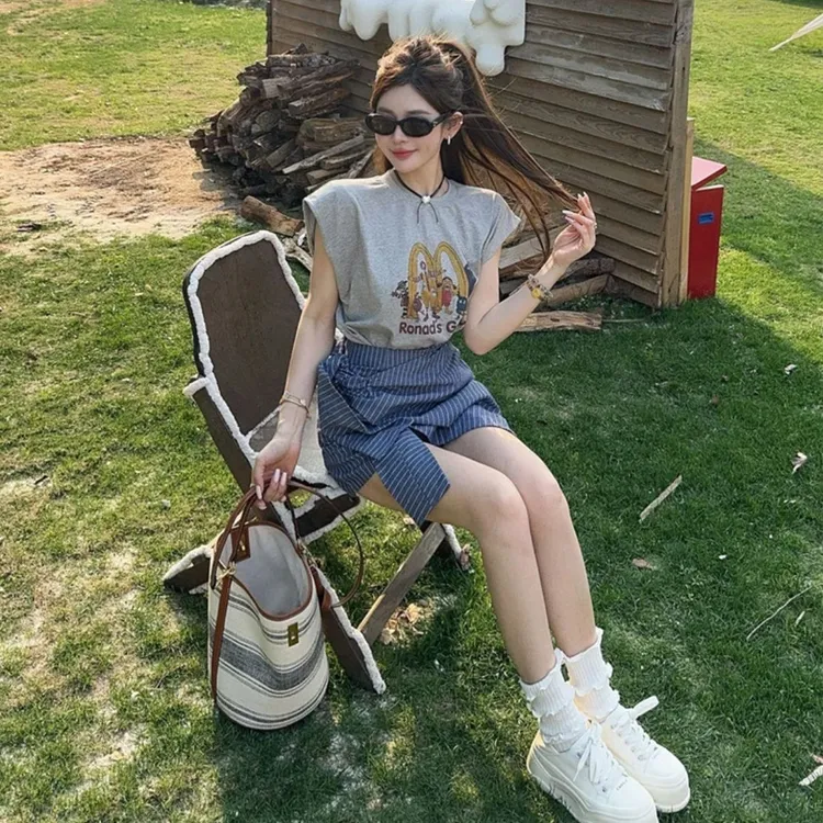 夏季又酷又飒的穿搭套装女小个子时尚飞袖背心条纹半身裤裙两件套