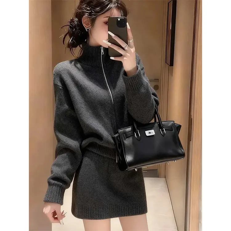 秋冬搭配一整套气质高级感秋冬灰色高领毛衣显瘦半身裙针织套装女
