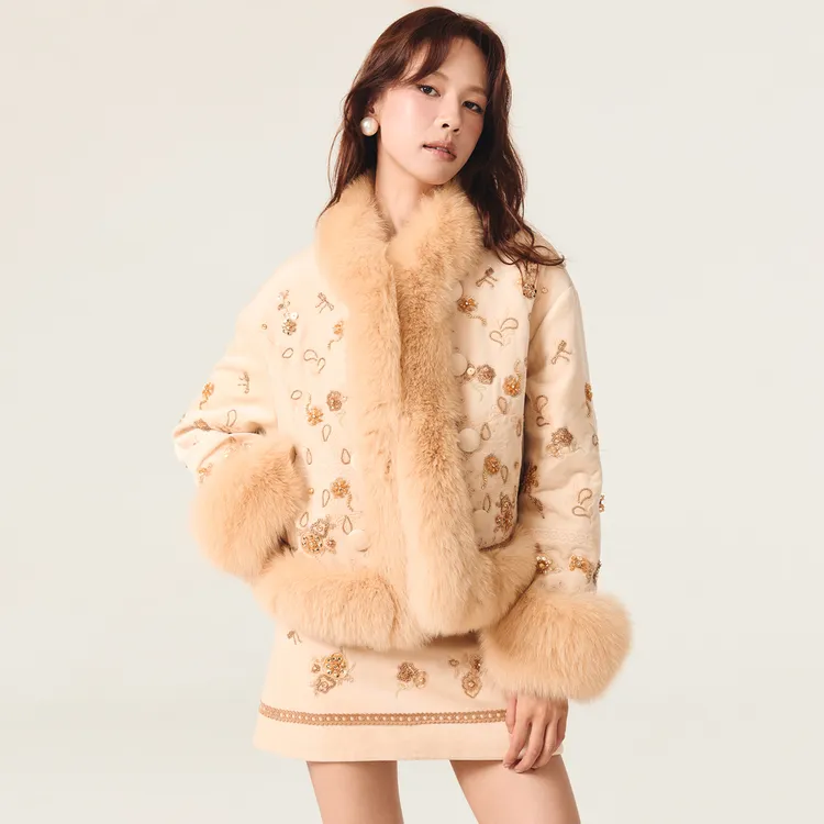 【毛晓慧同款】lefame拉飞姆2025冬季新款时尚狐狸毛拼接绣花外套
