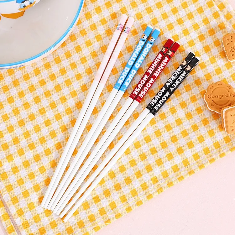 迪士尼陶瓷筷子家用防滑抗菌防霉耐高温可爱情侣家用卡通高颜值筷