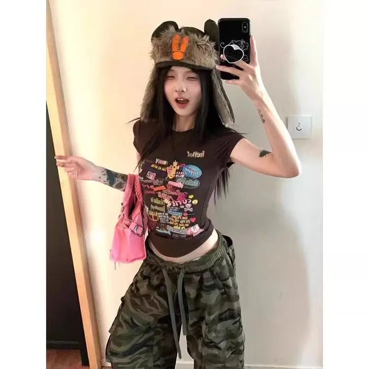 美式圆领短款印花t恤女夏季新款涂鸦设计y2k辣妹修身显瘦正肩上衣
