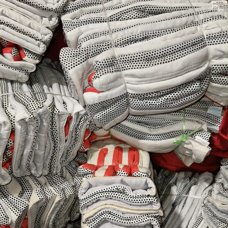 油田防滑棉手套，质量很好，耐磨黑白白色红手套石油手套大棉手套