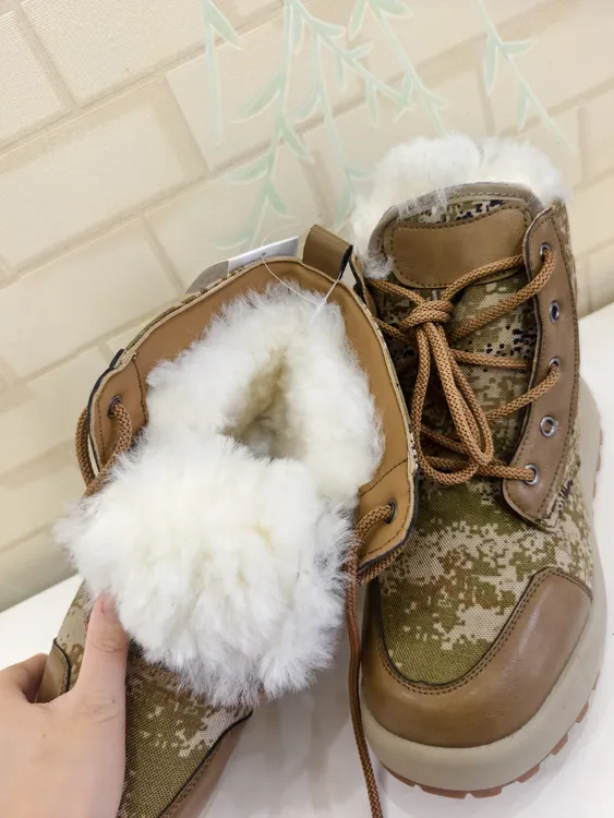 冬季户外迷彩高帮雪地靴加厚羊皮毛一体超轻防滑