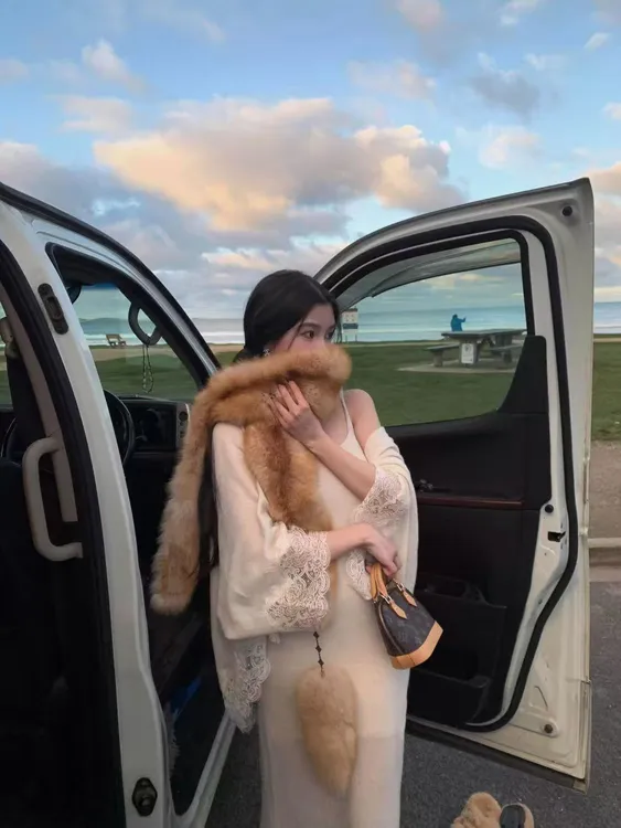 Lattitude/杨小鹭同款平替暖冬保暖仿红狐狸毛毛披肩皮草围脖围巾