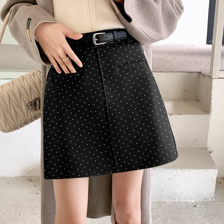 波点毛呢半身裙秋冬2025新款高腰A字裙百搭包臀裙小个子显瘦短裙
