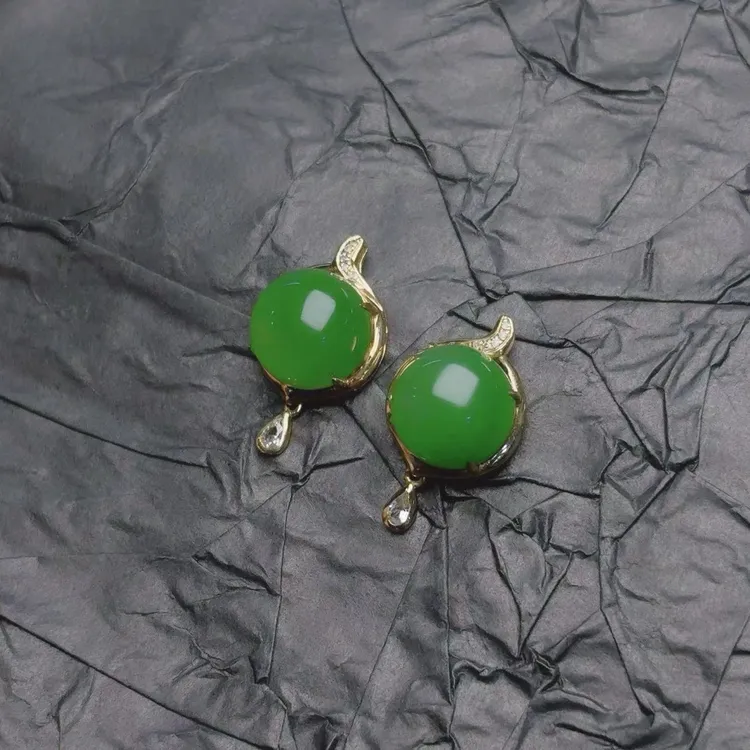 和田玉碧玉苹果绿18k金镶耳钉俄罗斯碧玉女款耳环时尚大方