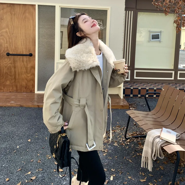 派克羽绒服女冬季2025新款高级感时尚气质毛毛大翻领90白鸭绒大衣