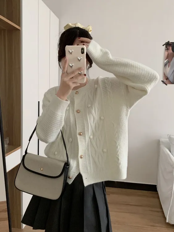 【莉莉在这】秋冬季新款绵羊绒圆领针织开衫外套百搭慵懒风复古超洋气毛衣短款