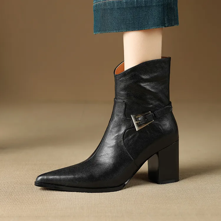 7cm黑色真皮粗跟短靴女秋冬尖头金属扣西部靴百搭英伦风高跟靴子