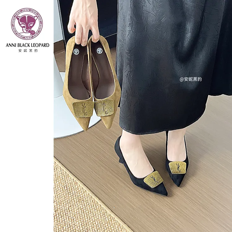 安妮黑豹法式复古尖头高跟鞋女秋季新款时尚金属方扣浅口单鞋女鞋