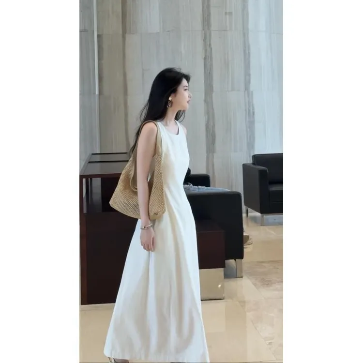 【NG】2025新款法式极简静奢收腰纯色连衣裙