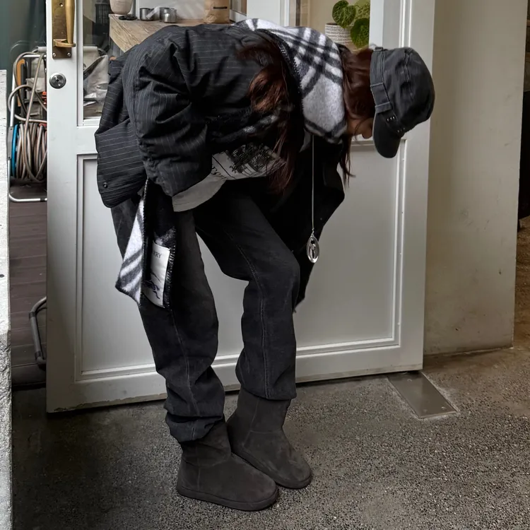 小发喵「暖绒叠色短靴焕新 ｜潮冬野趣型格奢境共生」