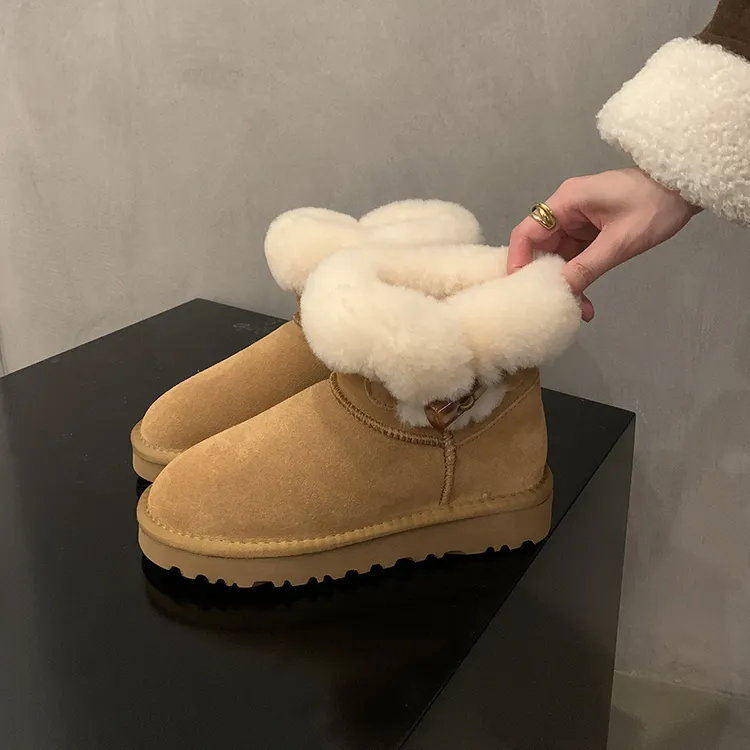 雪地靴女冬季加绒加厚百搭2024新款厚底毛毛雪地棉防滑靴