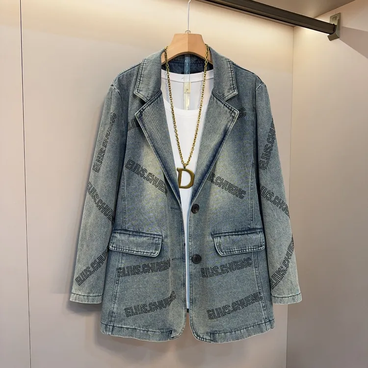 早春新款翻领西服款式重工字母烫钻设计感大码女装时尚上衣外套