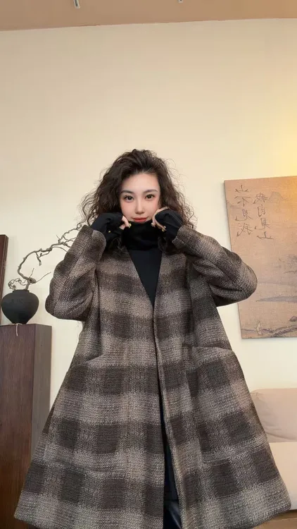 museguhui/木色古汇2288#大格休闲气质百搭时尚V领设计感毛呢外套